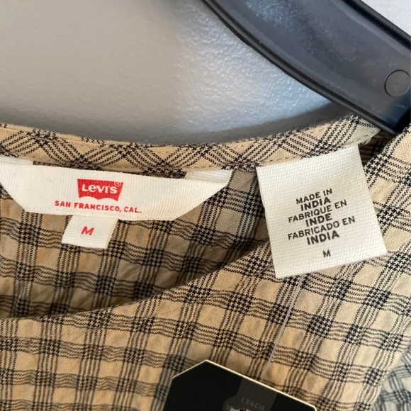 Levi’s Top - Picture 3 of 5